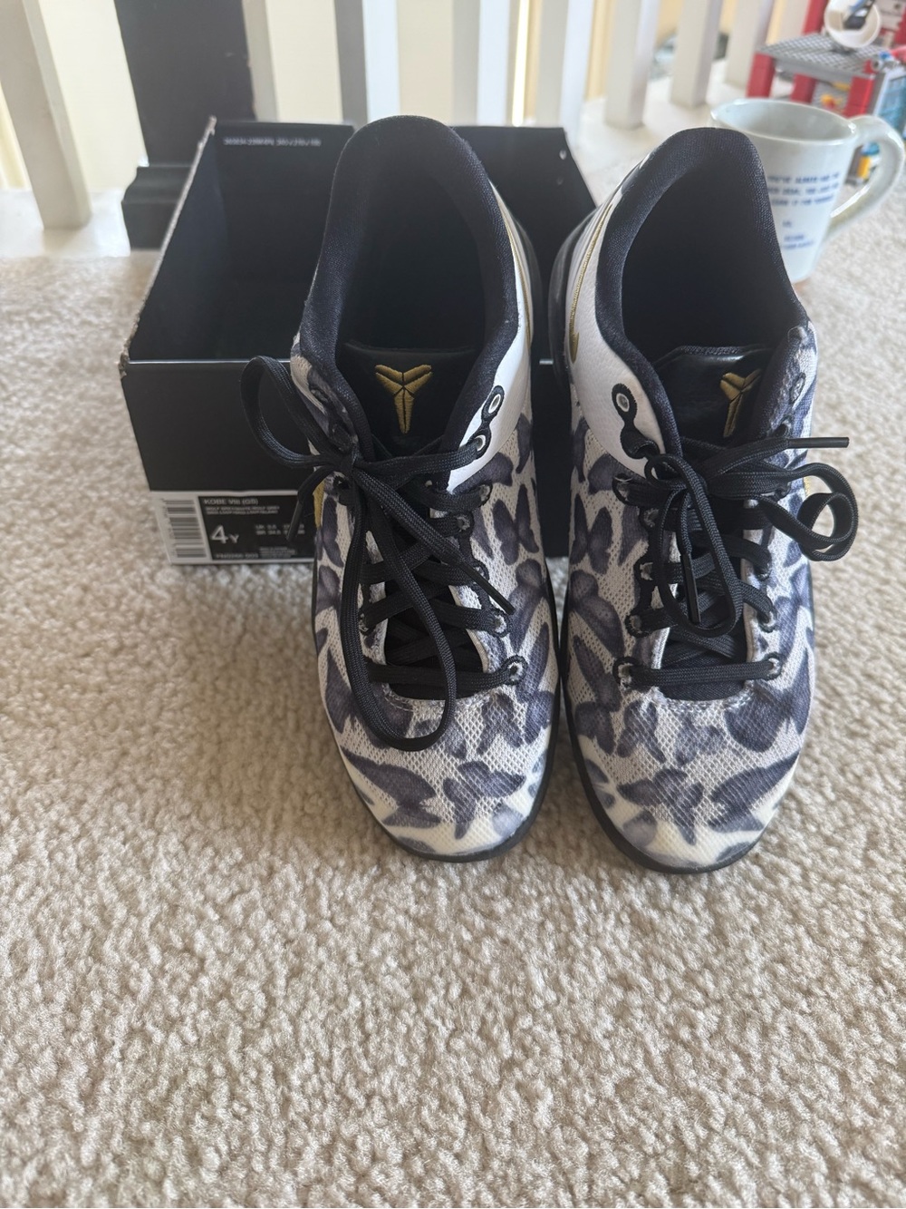 Kids Kobe Basketball shoes 🦋